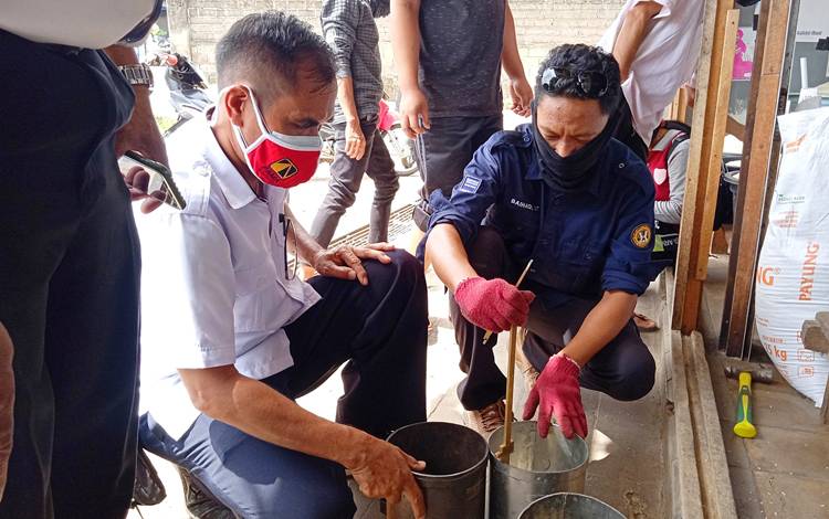 Dua Pedagang Beras di Pasar Tamiang Layang Gunakan Alat Takar Tidak Standar