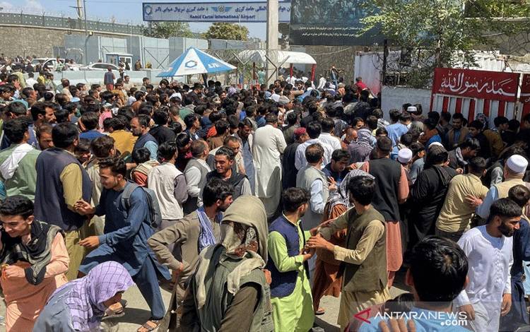 Warga Afghanistan Ceritakan Pemandangan Mengerikan di Bandara Kabul