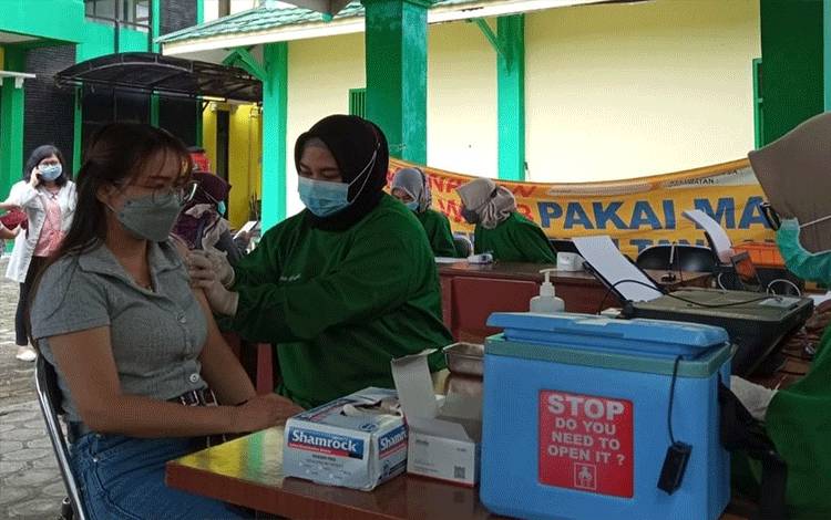 Ketua DPRD Palangka Raya Dorong Percepatan Vaksinasi Dosis Ketiga Tenaga Kesehatan