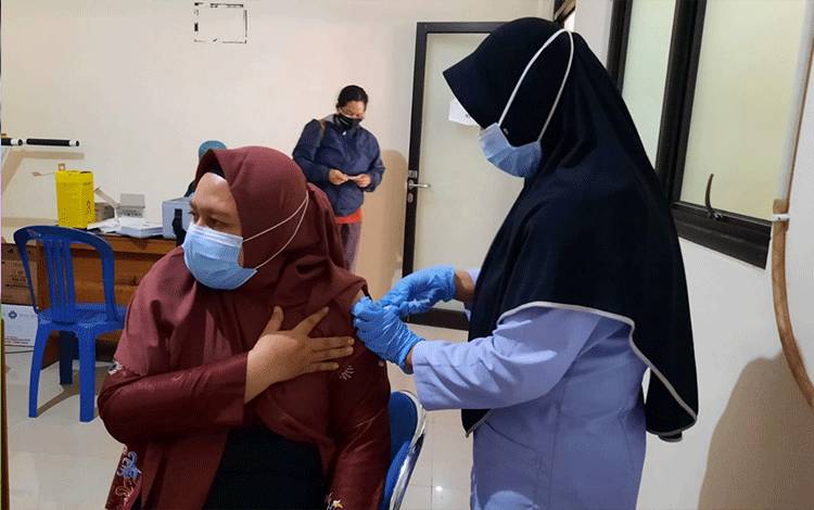 1.536 Tenaga Medis di Palangka Raya Tuntas Vaksin Dosis Ketiga