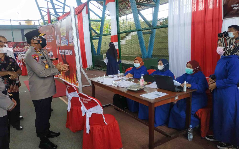 Kapolda Kalteng Tinjau Vaksinasi Massal di Kuala Pembuang