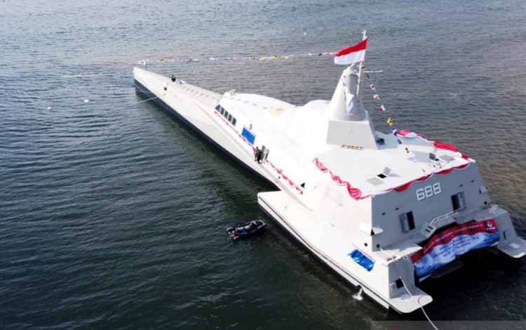 Kasal Luncurkan Kapal Cepat Rudal KRI Golok-688 di Banyuwangi