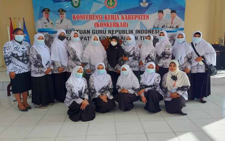 Badan Khusus Perempuan PGRI Kotim Adakan Seminar Daring Pendidikan