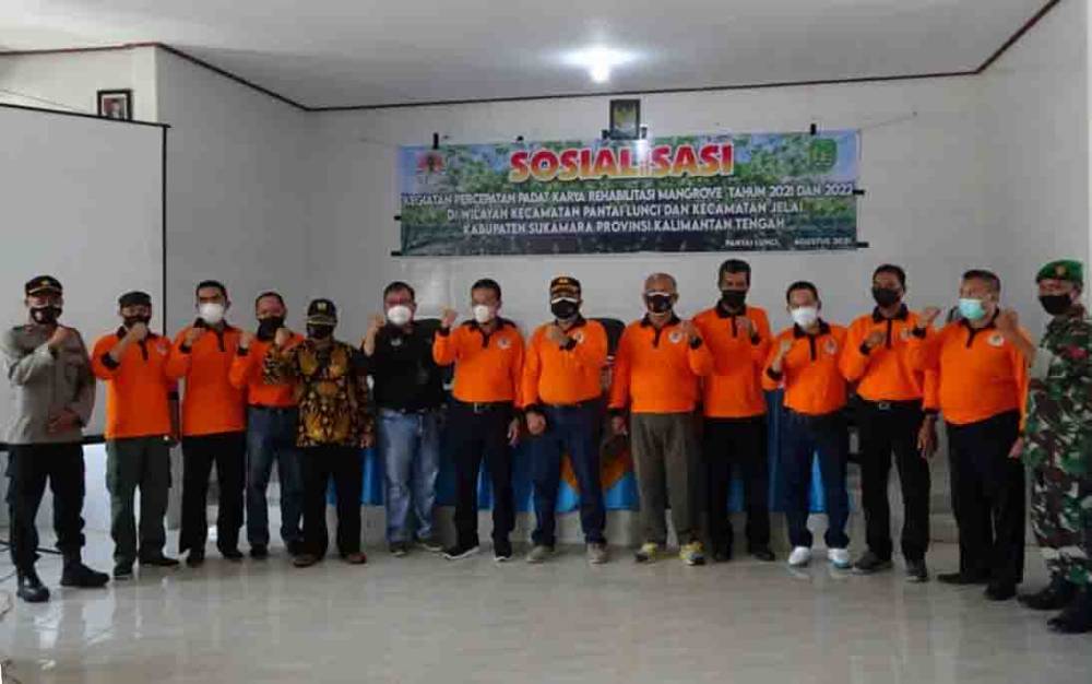Rehabilitasi Mangrove di Pantai Luci Sukamara Tahun 2021 Capai 100 Hektare