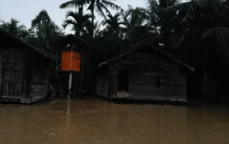 Banjir juga Terjadi di Desa Tumbang Gagu Antang Kalang
