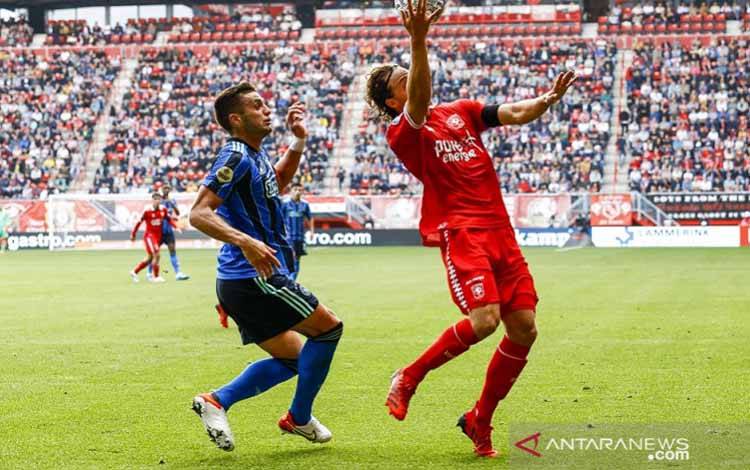 Ajax Harus Puas dengan 1 Poin karena Gol Larut Twente