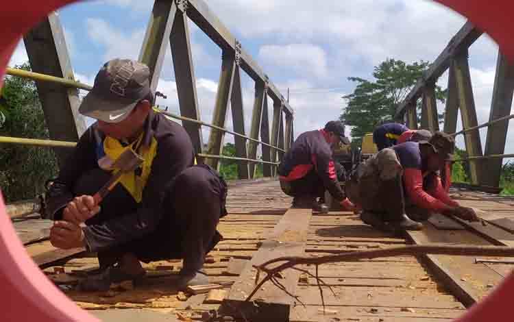 Perbaikan Jembatan Patah Kapten Mulyono Ditarget Selesai dalam Sepekan