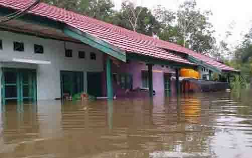 Puskesmas Tumbang Penyahuan Direndam Banjir, Pelayanan Tidak Bisa Terlaksana