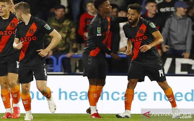Everton, Leeds dan Tim Liga Premier Lain Melenggang di Piala Liga