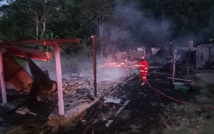 Rumah Kosong di Desa Teluk Bogam Ludes Terbakar