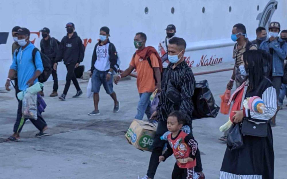 Gagal Berangkat, Calon Penumpang Kapal ini Protes Aturan Wajib Vaksin Covid-19 di Pelabuhan Sampit