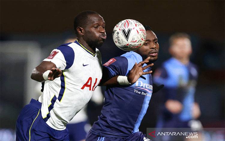 Watford Coba Datangkan Moussa Sissoko dari Tottenham