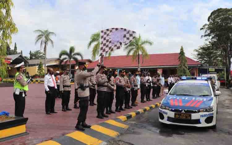 Alumni Akpol 2000 Polres Kobar Bagikan Sembako untuk Yatim Piatu Korban Covid-19