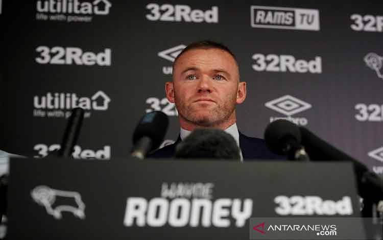 Rooney Yakin Cristiano Ronaldo Tak Akan Gabung Manchester City