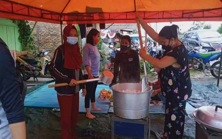 Pengungsi di Posko Banjir Taman Religi Kasongan 62 Orang