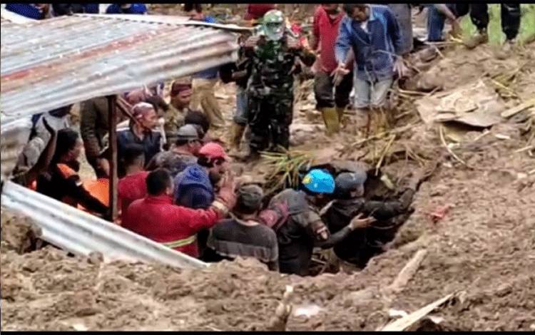 Lima Warga Meninggal Tertimbun Longsor