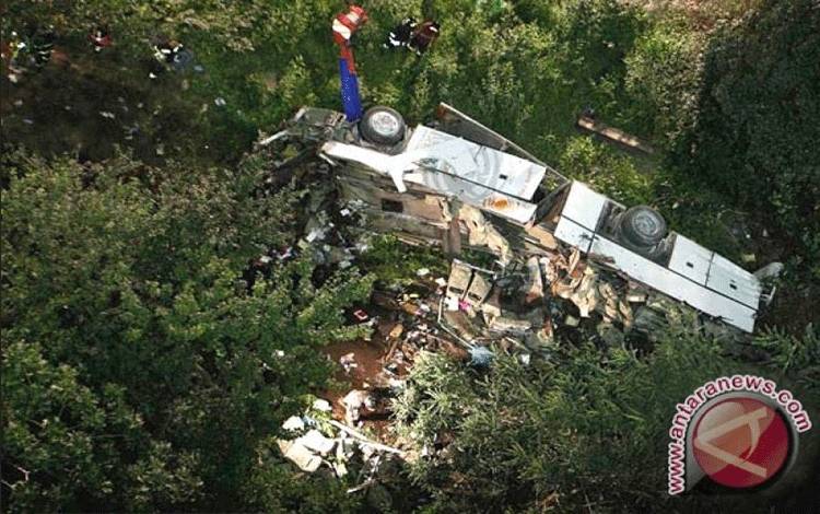 Bus Terjun ke Jurang, 15 Penumpang Tewas