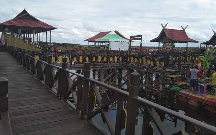 Masyarakat Diminta Patuhi Protokol Kesehatan saat Berkunjung di Wisata Kereng Bangkirai