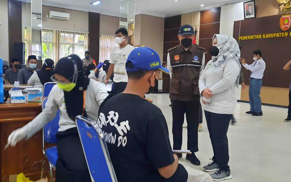 Pemkab Kobar Siapkan 1.100 Dosis Vaksin untuk Mahasiswa, Pelajar, dan Santri