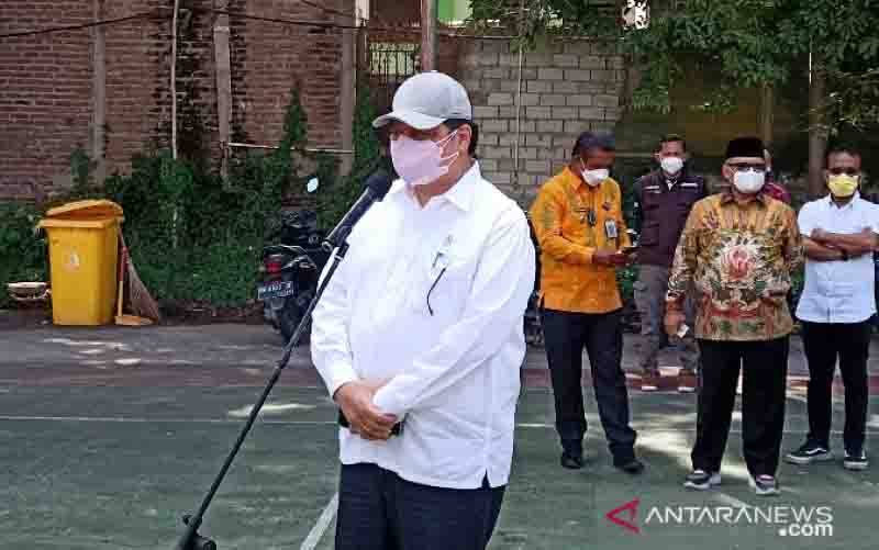 Airlangga: Tingkatkan Produktivitas Industri Kelapa Lewat Smart Farming
