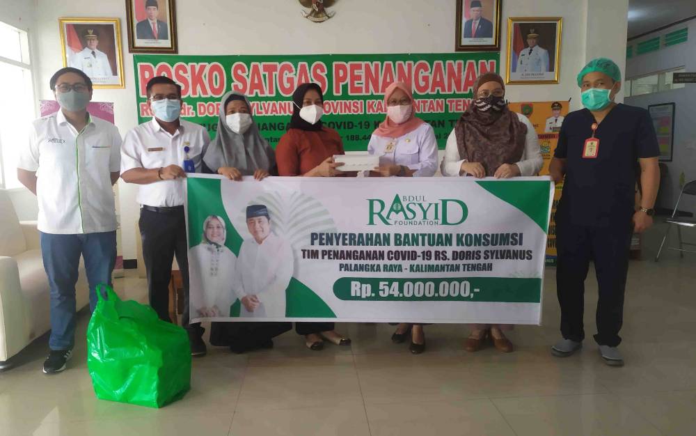 Abdul Rasyid Foundation Salurkan Bantuan Makanan untuk Tim Pemulasaraan Jenazah RSUD Doris Sylvanus