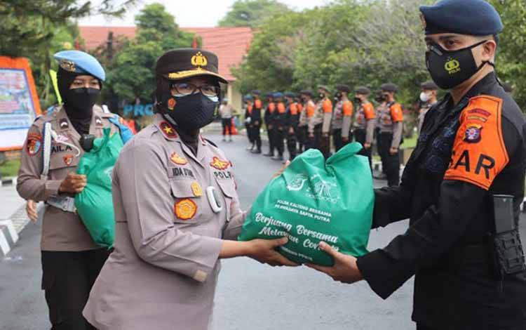 Polda Kalteng Terjunkan Tim SAR ke Lokasi Banjir Katingan