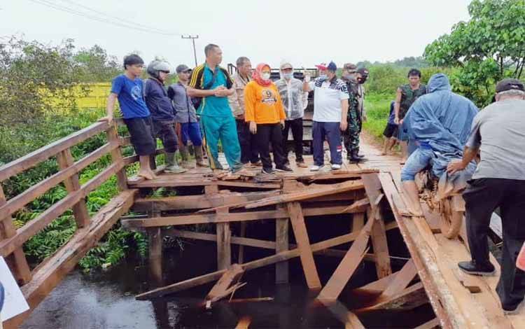 Jembatan Putus di Kota Besi Ditangani Perusahaan