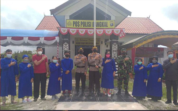 Warga Antusias Ikuti Vaksinasi Massal di Pos Pol Bangkal