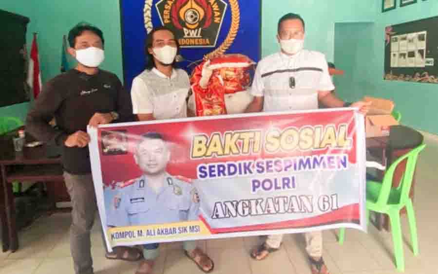 Serdik Sespimmen Polri Angkatan 61 Bantu 125 Kilogram Beras untuk Korban Banjir di Kotim