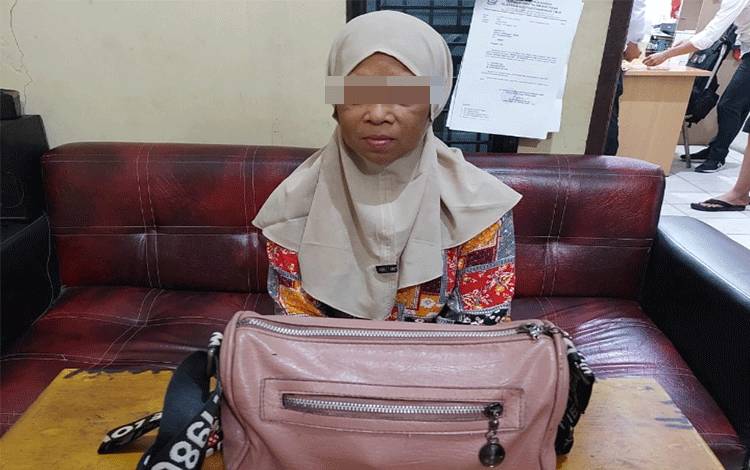 Perempuan Setengah Abad Jual Nasi Kuning Nyambi Jadi Kurir Sabu