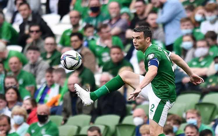 Seamus Coleman Absen Hadapi Serbia karena Cedera