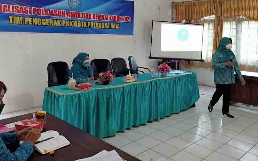 TP PKK Palangka Raya Sosialisasikan Pola Asuh Anak Remaja dan Cegah Kekurangan Gizi