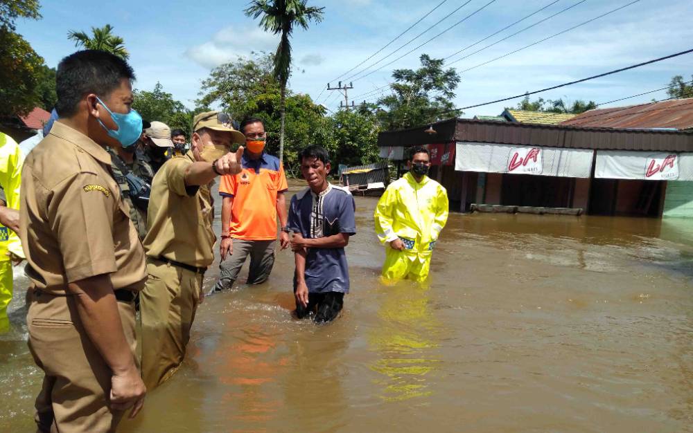 Terendam Banjir, Jalan Trans Kalimantan di Kasongan - Kereng Pangi Putus