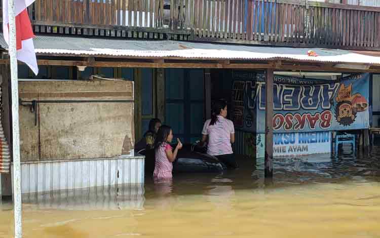 Sudah 14 Hari Banjir Landa Sejumlah Desa di Mentaya Hulu