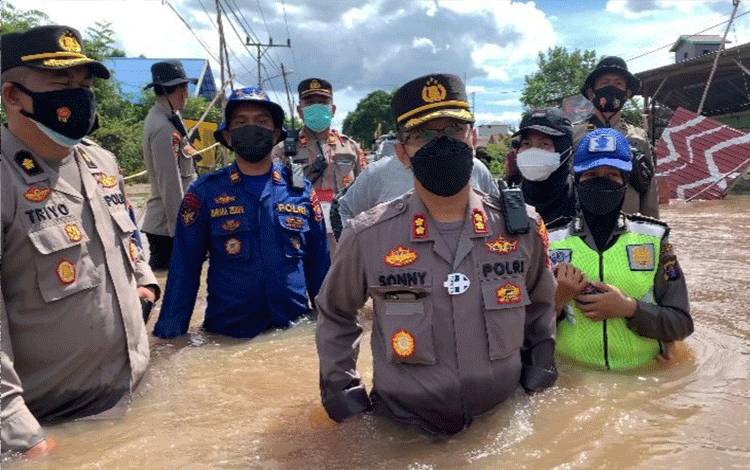 Kapolres Katingan Tegaskan Jalan Trans Kalimantan Kasongan - Kereng Pangi belum Bisa Dilewati
