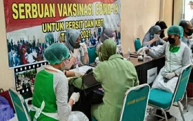 Kodim Kuala Kapuas Bantu Pemerintah Percepat Vaksinasi