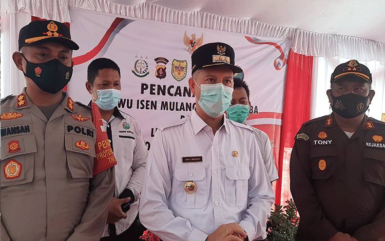 Bupati Gunung Mas Imbau Warga Petak Bahandang Sukseskan Vaksinasi Covid-19