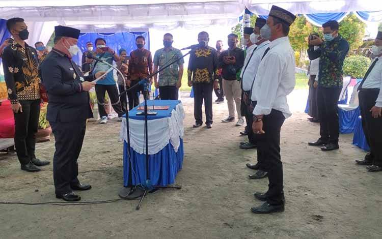 Bupati Kotim Lantik BPD 3 Desa di Kecamatan Mentawa Baru Ketapang