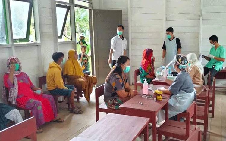 Korban Terdampak Banjir Murung Raya Diperiksa Kesehatan Gratis