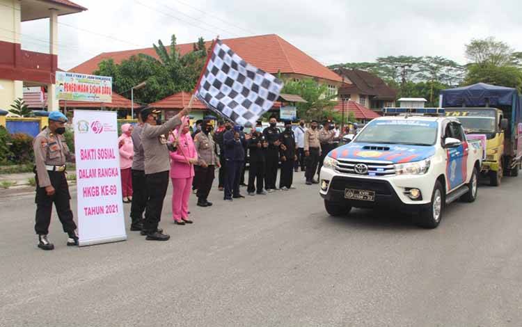 Giliran Polres Kotim Bersama Komunitas Kirim Bantuan Musibah Banjir