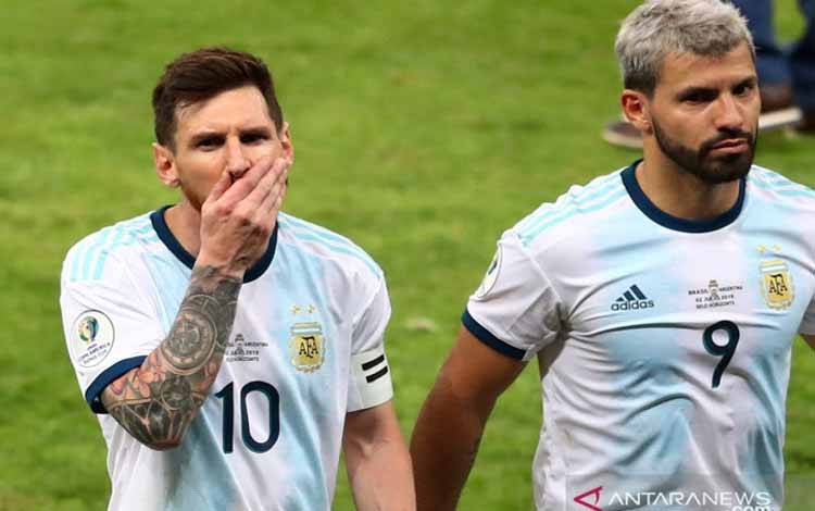 Aguero Tak Menyesal Gabung Barcelona Meski Ditinggal Messi