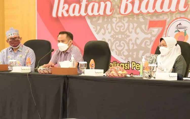 Wali Kota Palangka Raya Hadiri Puncak HUT Ikatan Bidan Indonesia ke 70