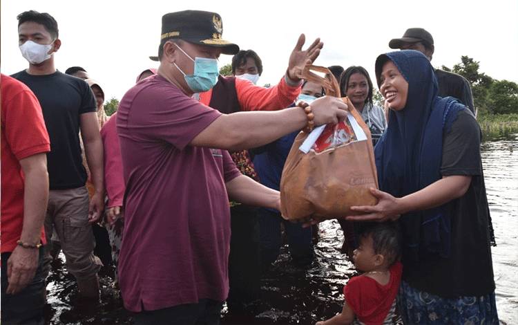 Gubernur Kalteng Pastikan Bantuan Korban Terdampak Banjir Tepat Sasaran