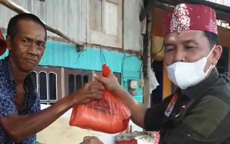 Agustiar Sabran Salurkan Bantuan untuk Warga Terdampak Banjir di Palangka Raya