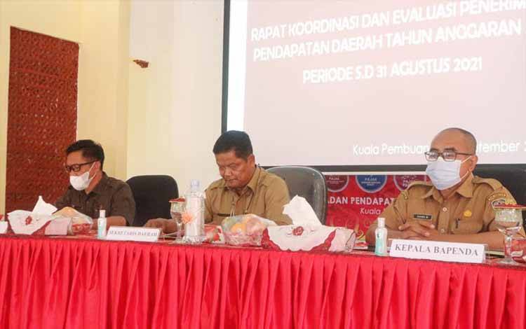 Bapenda Seruyan Gelar Rakor Evaluasi Penerimaan PAD