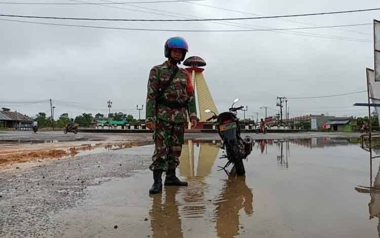 Banjir Mulai Genangi Sebagian Jalan di Kelurahan  Baru