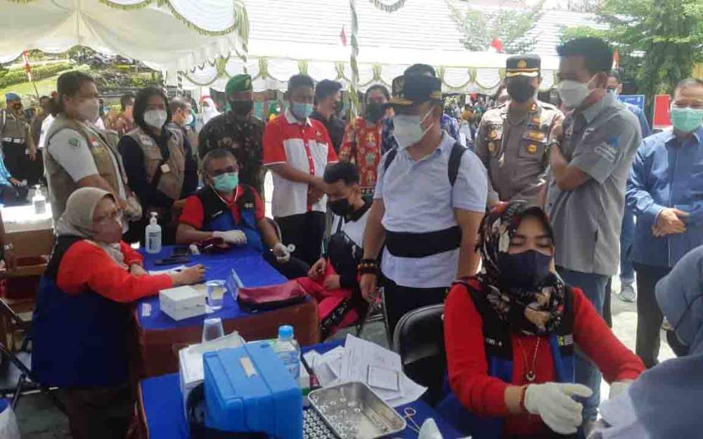 Gubernur Kalteng Tinjau Vaksinasi Pelajar di Murung Raya dan Barito Utara