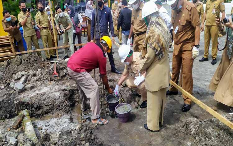 Bupati Kotim Hadiri Peletakan Batu Pertama Pembangunan Musala SMPN 1 Sampit
