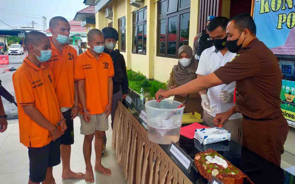 Polres Seruyan Musnahkan 24,52 Gram Sabu