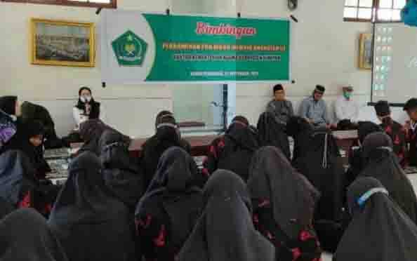 Cara Kemenag Seruyan Cegah Pernikahan Dini